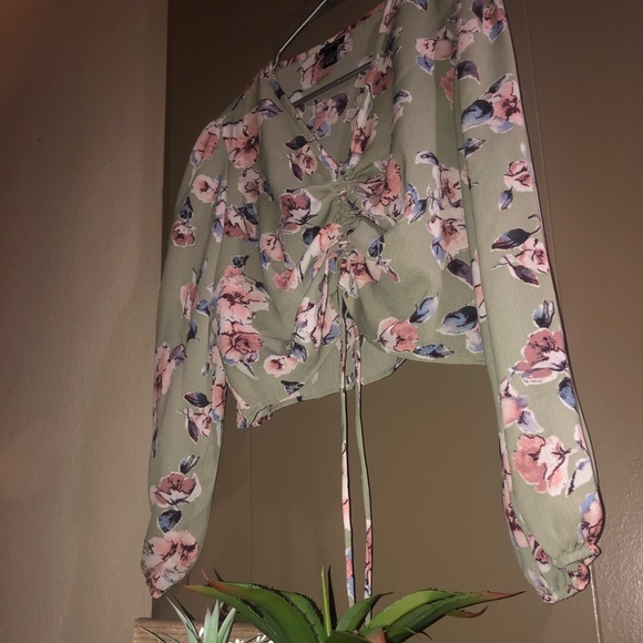 Floral Blouse - Picture 3 of 3